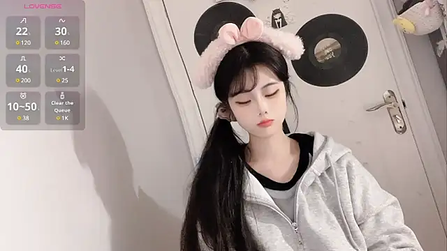 Qedgjwyz1 online show from 03/05/25, 11:49