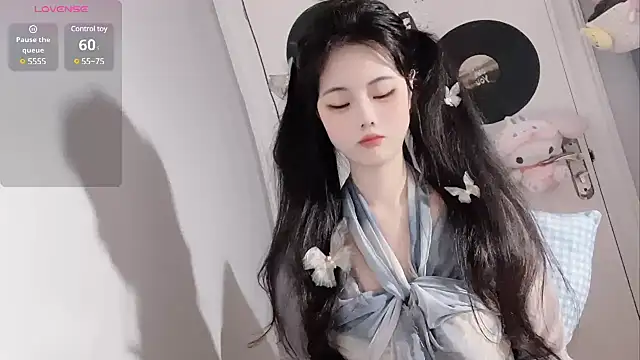 Qedgjwyz1 online show from 03/20/25, 12:30