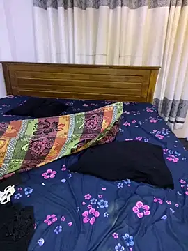 NOORA-GIRL online show from 12/23/25, 12:19