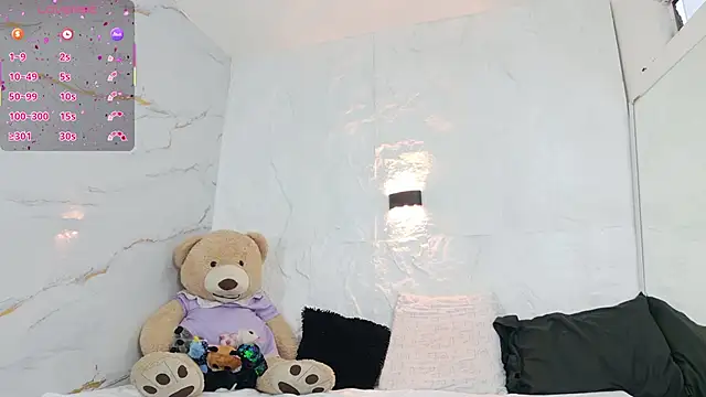 Snapshot of zorravioletta1 chatting on 01/08/26, 11:45 zorravioletta1 online show from 01/08/26, 11:45