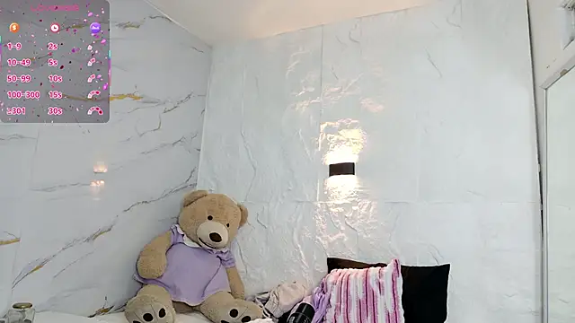 Snapshot of zorravioletta1 chatting on 02/02/26, 11:20 zorravioletta1 online show from 02/02/26, 11:20