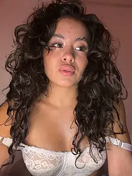 Snapshot of Marie_Rose chatting on 12/05/24, 11:18 Marie Rose online show from 12/05/24, 11:18