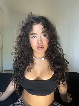 Snapshot of Marie_Rose chatting on 10/05/25, 07:12 Marie Rose online show from 10/05/25, 07:12