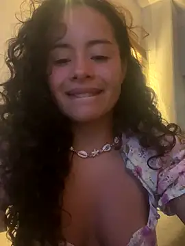 Snapshot of Marie_Rose chatting on 10/12/25, 09:14 Marie Rose online show from 10/12/25, 09:14