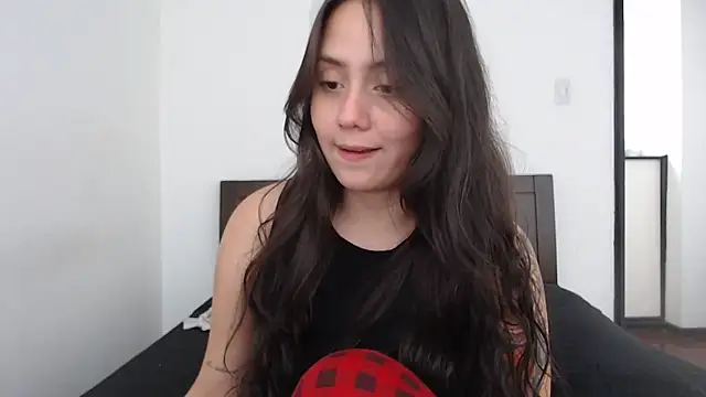 Snapshot of rebecca_collin chatting on 12/17/25, 08:37 rebecca collin online show from 12/17/25, 08:37