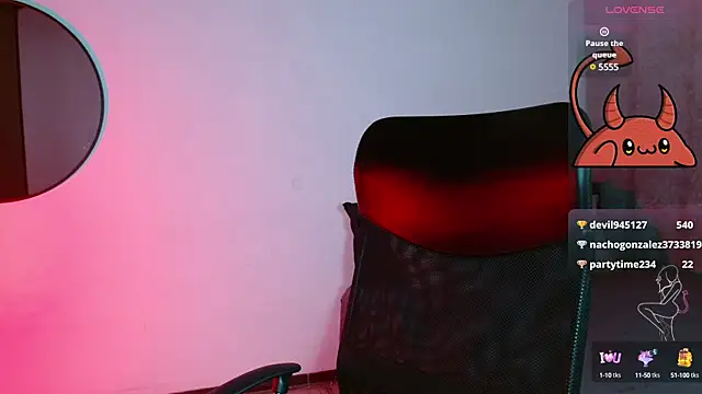 Snapshot of LilithMadness chatting on 12/29/24, 06:03 LilithMadness online show from 12/29/24, 06:03