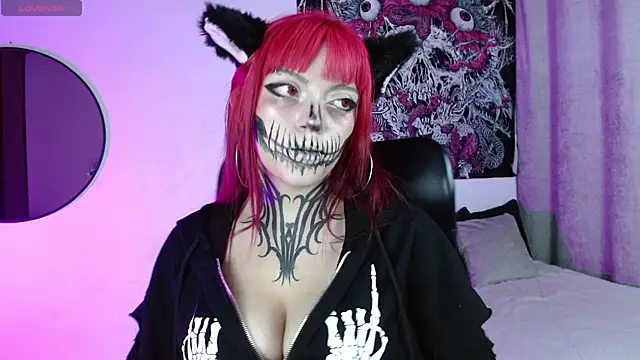 Snapshot of LilithMadness chatting on 01/11/25, 03:55 LilithMadness online show from 01/11/25, 03:55