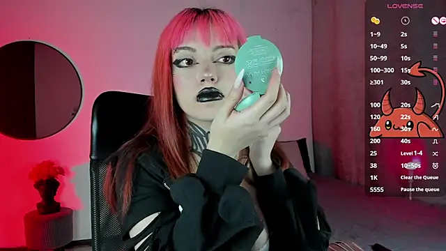 Snapshot of LilithMadness chatting on 03/09/25, 03:32 LilithMadness online show from 03/09/25, 03:32