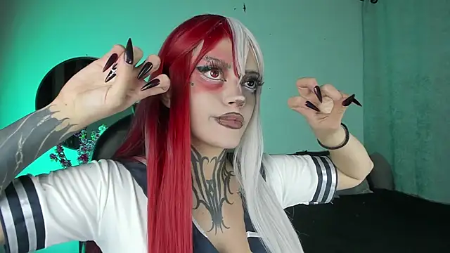 Snapshot of LilithMadness chatting on 09/25/25, 03:43 LilithMadness online show from 09/25/25, 03:43