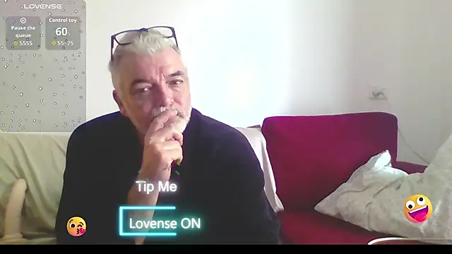 Snapshot of Skoona73 chatting on 09/16/25, 05:08 Skoona73 online show from 09/16/25, 05:08