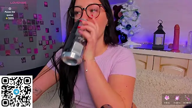 Snapshot of Kruela_Eva chatting on 12/09/24, 11:34 Kruela Eva online show from 12/09/24, 11:34