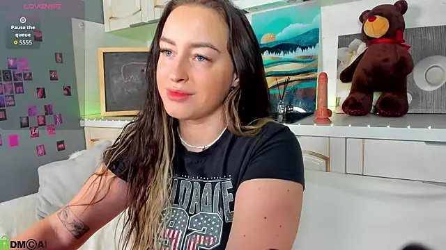 Kruela Eva online show from 11/21/25, 11:14