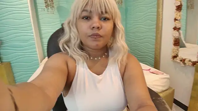 cherry chel online show from 04/22/26, 09:05