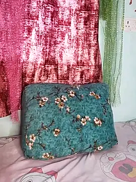 juhicpl143 online show from 04/05/26, 02:31