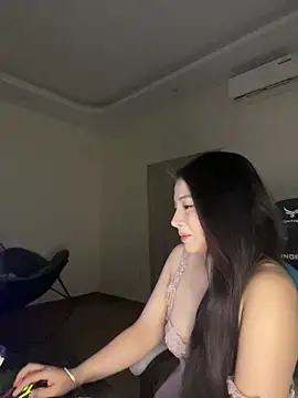 Snapshot of MiMi_0293 chatting on 05/26/26, 05:42 MiMi 0293 online show from 05/26/26, 05:42