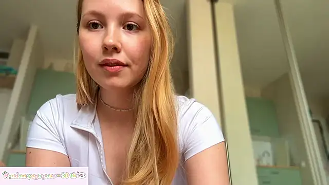 HoneyAudrey online show from 05/18/26, 03:35