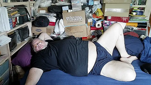 hadeszeuss2 online show from 04/21/26, 01:39