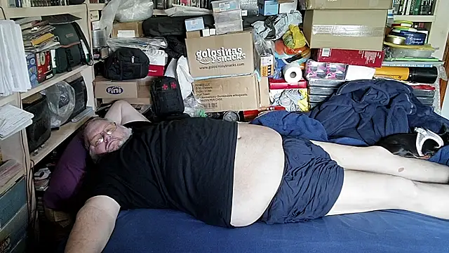 hadeszeuss2 online show from 04/22/26, 01:45