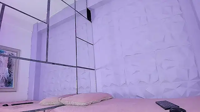  LittleLia online show from 11/25/25, 03:34