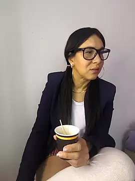 Camille jhonson online show from 12/02/25, 10:20