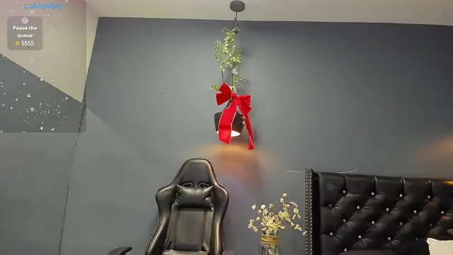 Hannah Miller   online show from 12/14/24, 11:18