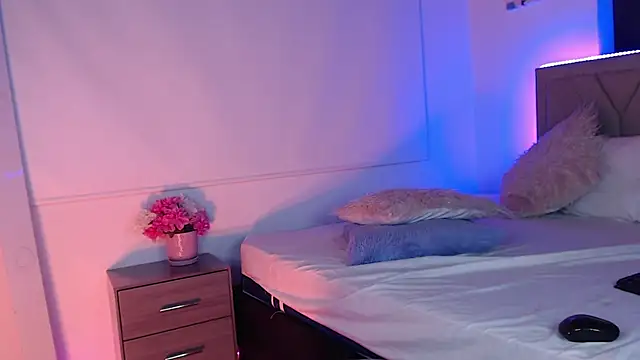 UniversitygirlQS online show from 12/04/24, 01:25