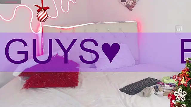 UniversitygirlQS online show from 12/21/24, 07:24