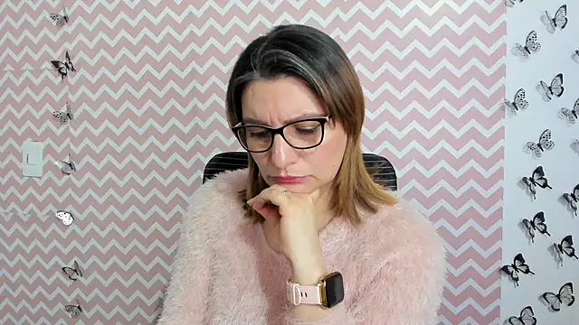 Amie Adams82  online show from 02/24/25, 08:03