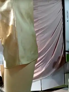 Snapshot of misu09 chatting on 10/04/25, 02:37 misu09 online show from 10/04/25, 02:37