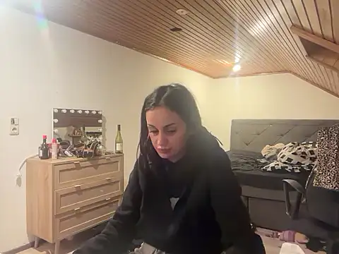 Snapshot of JeSuisUnTapin chatting on 12/02/25, 07:42 JeSuisUnTapin online show from 12/02/25, 07:42