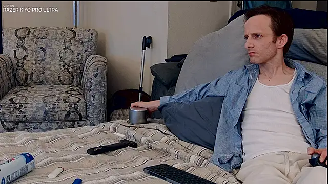 Snapshot of Dilldough405 chatting on 12/15/25, 11:14 Dilldough405 online show from 12/15/25, 11:14