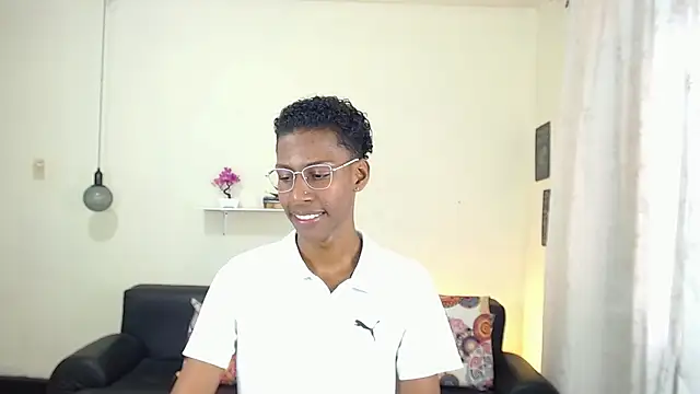 Snapshot of maiki18_ chatting on 02/03/25, 01:51 maiki18 online show from 02/03/25, 01:51