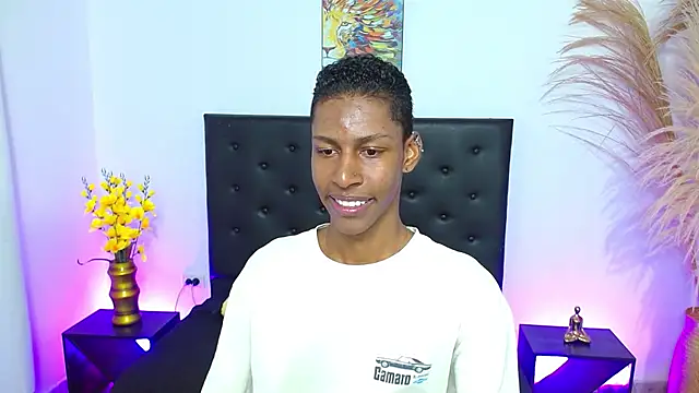 maiki18  online show from 10/25/25, 02:02