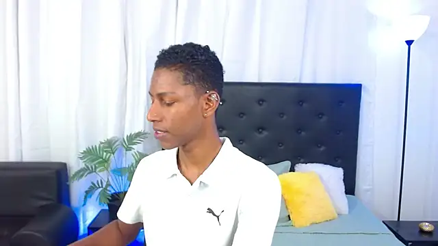 maiki18  online show from 11/08/25, 01:55