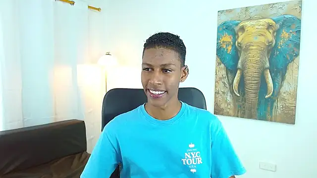 maiki18  online show from 11/20/25, 08:41