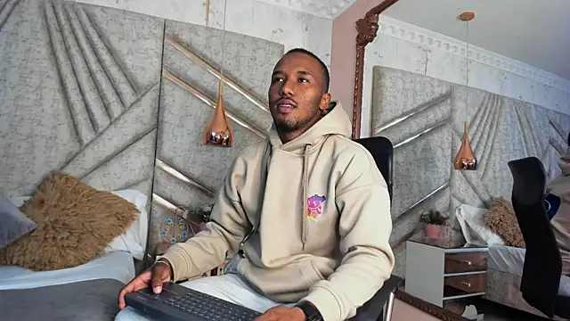 Snapshot of JamesParck chatting on 01/19/25, 12:39 JamesParck online show from 01/19/25, 12:39