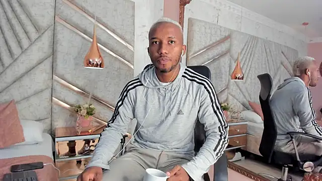 Snapshot of JamesParck chatting on 02/04/25, 12:22 JamesParck online show from 02/04/25, 12:22