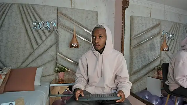 Snapshot of JamesParck chatting on 02/20/25, 12:25 JamesParck online show from 02/20/25, 12:25