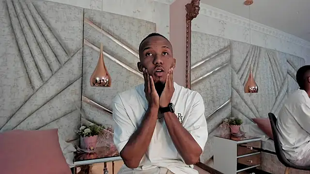 Snapshot of JamesParck chatting on 03/22/25, 12:14 JamesParck online show from 03/22/25, 12:14