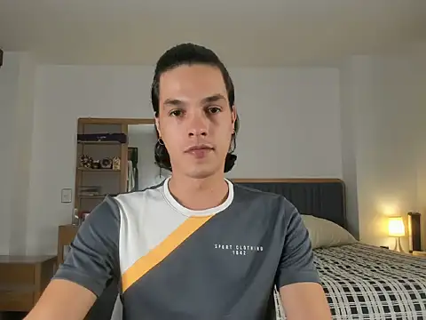 uglycoyote18 online show from 04/23/26, 05:19