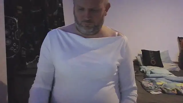 ShyBoy1982 online show from 04/11/26, 11:53