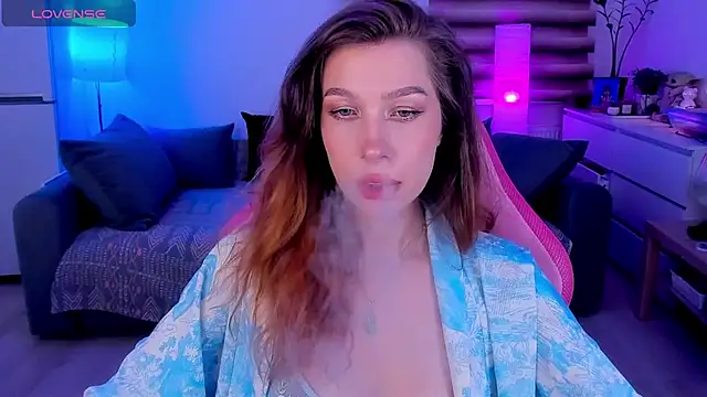 Snapshot of tenderdreams chatting on 12/03/25, 09:13 tenderdreams online show from 12/03/25, 09:13