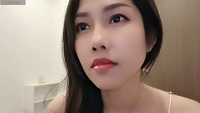 Sugar2k5 online show from 11/30/25, 07:56