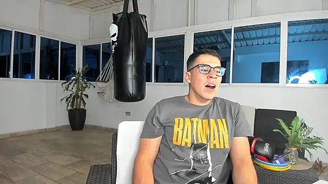 owengray2n online show from 12/03/24, 02:14