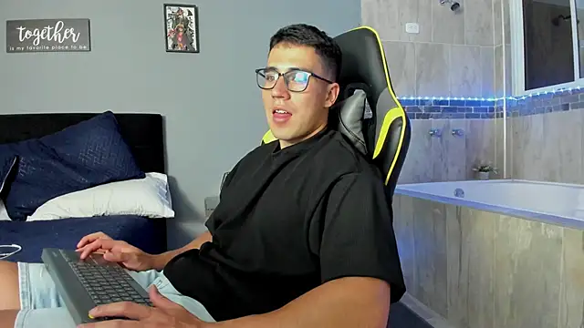 owengray2n online show from 02/20/25, 04:18