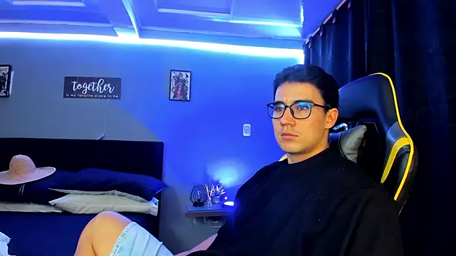 owengray2n online show from 09/28/25, 12:49