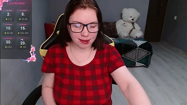 Emily Amorre online show from 11/10/25, 07:24
