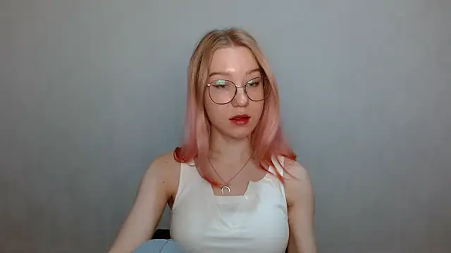 Snapshot of cindi_hot chatting on 12/11/24, 11:08 cindi hot online show from 12/11/24, 11:08