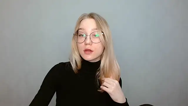 Snapshot of cindi_hot chatting on 02/03/25, 01:08 cindi hot online show from 02/03/25, 01:08