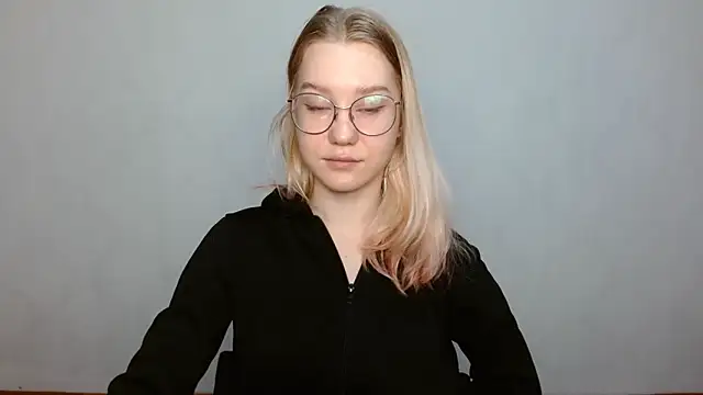 Snapshot of cindi_hot chatting on 02/09/25, 09:37 cindi hot online show from 02/09/25, 09:37